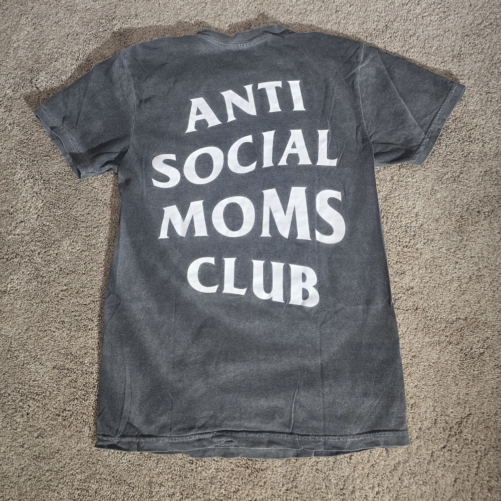 HUBS & HERS Anti Social Moms Club T-shirt